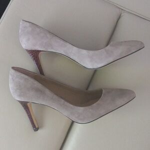 Ann Taylor Taupe Suede Pointed-Toe Pumps w/ Croc Embossed Leather Heel Size 8M